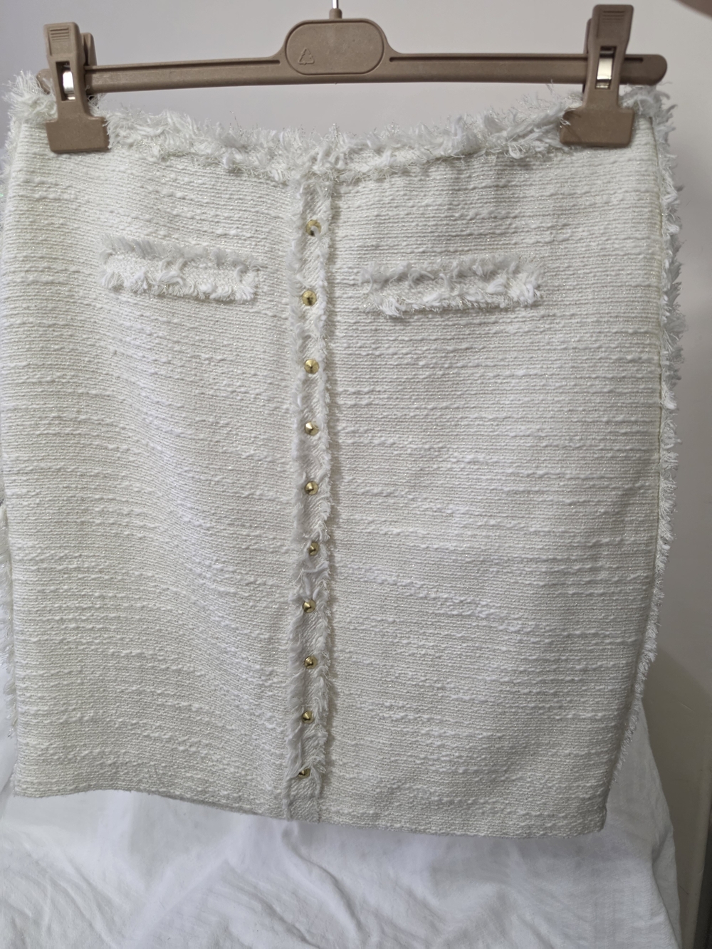 Jennifer Lopez Ivory Fringe Tweed Pencil Skirt with Gold Buttons Size 4